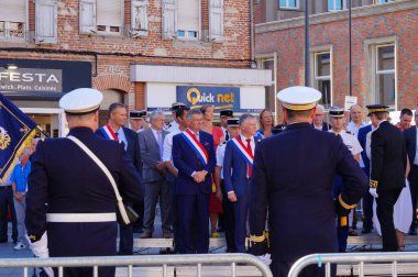 Toulouse, Fransa - 8 Mayıs 2023: Zafer Günü 'nü kutlamak için açık hava geçit töreni