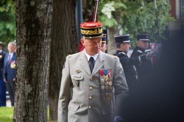 Toulouse, Fransa - 8 Mayıs 2023: Zafer Günü 'nü kutlamak için açık hava geçit töreni