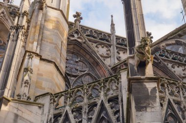 Fransa şehrindeki antik mimari görüşü