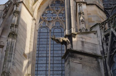 Fransa şehrindeki antik mimari görüşü