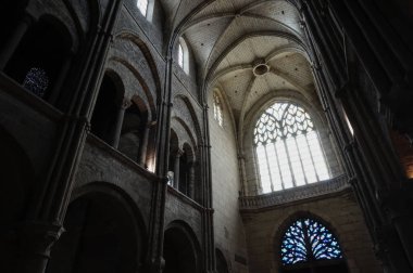 Avrupa 'nın iç kesimlerindeki inanılmaz antik kilise manzarası