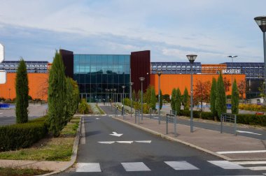 Albi-Le Sequestre, Fransa - Ekim 2019 - Fransız süpermarket zinciri E. Leclerc tarafından işletilen Portes d 'Albi-Fonlabour Ticaret Merkezi