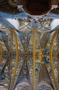 Avrupa 'nın iç kesimlerindeki inanılmaz antik kilise manzarası