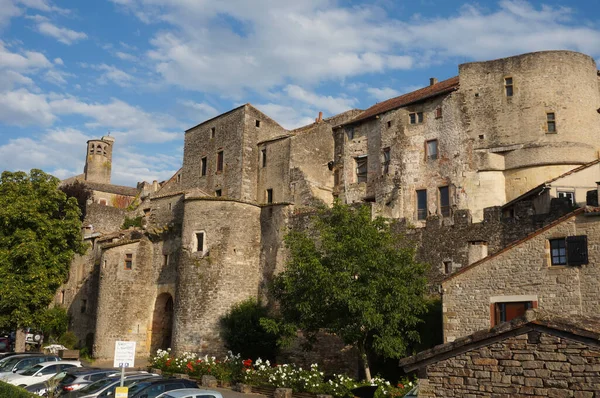 Fransa şehrindeki antik mimari görüşü