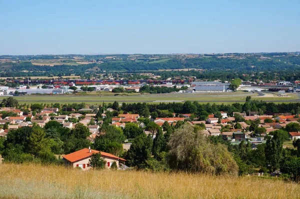Vista Panorâmica Aglomeração Albi Sul França Nomeadamente Zonas Residenciais Rodeadas — Fotografia de Stock