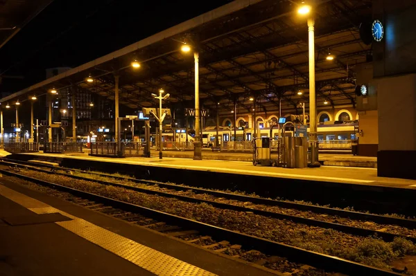 Тулуза Франция Январь 2020 Ночной Обзор Путей Платформ Железнодорожного Вокзала — стоковое фото