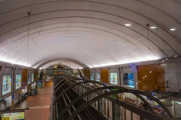 Paříž Francie Září 2020 Pohled Klenutý Tunel Podzemní Stanici Chatelet — Stock fotografie