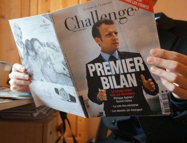 Albi, Fransa - Şubat 2018 - Fransız ekonomi dergisi Challenges 'ın 