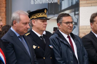 Toulouse, Fransa - Nisan 2023 - Belediye Başkanı Jean-Luc Moudenc, Belediye Başkan Yardımcısı Serge Jacob, Ulusal Meclis Üyesi Jean-Francois Portarrieu, 1915 Ermeni soykırımının anma törenine katıldı.