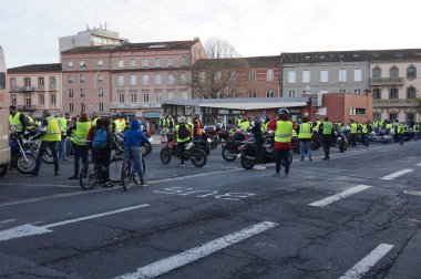 Albi, Fransa - Aralık 2018 - Sarı Yelek (