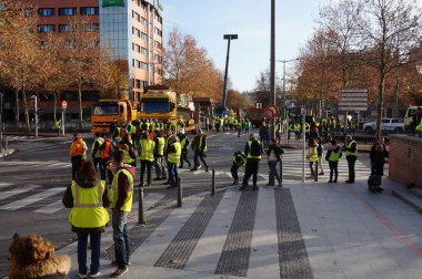 Albi, Fransa - Aralık 2018 - Sarı Yelek (