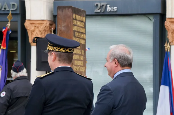 Toulouse, Fransa - Nisan 2023 - Toulouse Belediye Başkanı Jean-Luc Moudenc ve Vali Yardımcısı Serge Jacob, 1915 Ermeni soykırımının resmi anma törenine katıldılar.