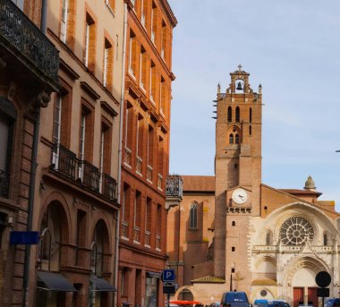 Saint-Etienne Katedrali 'nin çan kulesi, Toulouse, Güney Fransa