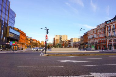 Carnot-Wilson, Toulouse, Fransa - Ocak 2020 Fransa 'nın en geniş caddelerinden biri olan 