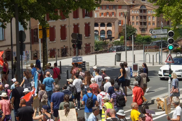 Альби Франция Августа 2021 Года Толпа Протестующих Марширующих Улице Ипполит — стоковое фото