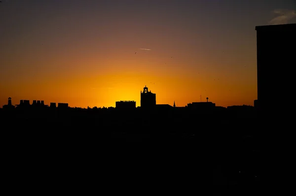 Salida Del Sol Cielo Naranja Horizonte Ciudad Toulouse Francia Sombra —  Fotos de Stock