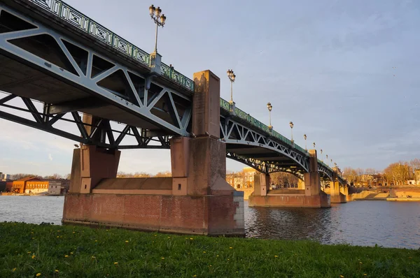 Balkenbrug Pont Saint Pierre Toulouse Frankrijk Die Rivier Garonne Oversteekt — Stockfoto