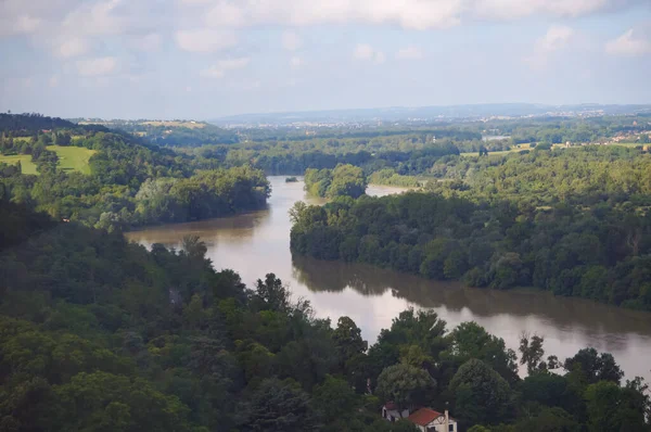 Wunderschöne Landschaft Mit Fluss Und Bäumen — Stockfoto