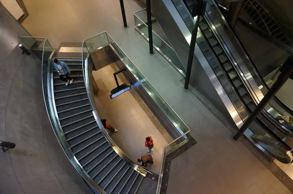 Тулуза Франция Май 2023 Года Вид Сверху Эскалаторы Лестницы Ведущие — стоковое фото