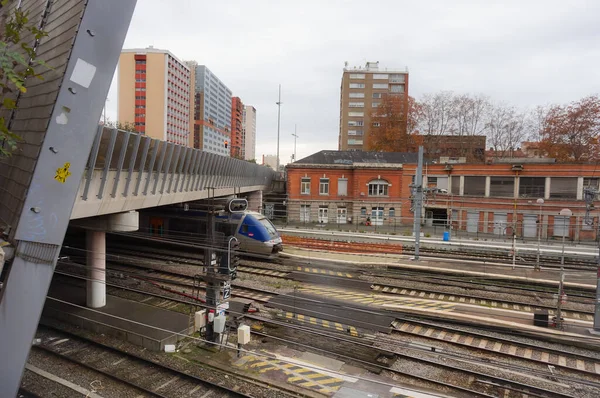 Тулуза Франція Грудень 2019 Треки Залізничній Станції Тулуза Матабіу Будівлями — стокове фото