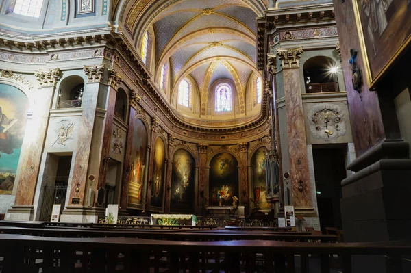 Yüzyıl Notre Dame Daurade Bazilikası Nın Içinde Altın Renklerle Boyanmış — Stok fotoğraf