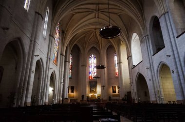 Toulouse, Fransa - Mart 2020 - Carmes 'in tarihi çeyreğindeki Notre-Dame de la Dalbade Güney Gotik Kilisesi' nin iç mimarisi.