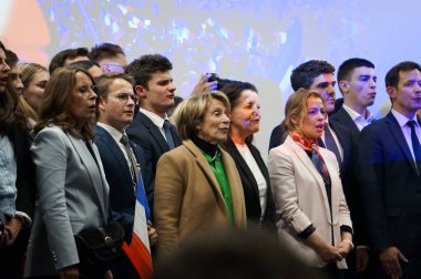 Toulouse, Fransa - 26 Nisan 2024 - MEP F-X 'i çevreleme. Bellamy mitingde, Cumhuriyetçi lider adaylar bir mitingde C. Imart, C. Gomart, belediye başkanı B. Barges