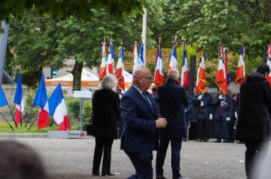 Toulouse, Fransa - 27 Mayıs 2023 - Belediye Başkan Yardımcısı Jean-Baptiste de Scoraille (Les Rpublicains, muhafazakar), Zafer Günü Anma Töreni 'nde şehir konseyinde askeri işlerden sorumlu.
