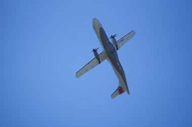 Lherm, Fransa - 11 Mayıs 2024 - Hava Fuarı fuarı için Fransız-İtalyan ortak girişimi ATR 'den (Airbus, Leonardo) bir ATR 72-600 bölgesel nakliye uçağıyla uçuş gösterisi