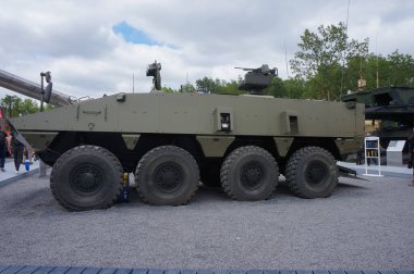 Paris Nord Villepinte, Fransa - 19 Haziran 2024 - Nexter (KNDS Grubu) ve Arquus 'un VBCI Mk2, Fransız Ordusu' nda hizmet veren bir 8x8 piyade aracı, Eurosatory Arms Show 'da sergilenmektedir.