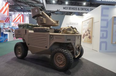 Paris Nord Villepinte, Fransa - 20 Haziran 2024 - UNAC Rider Fardier 'in insansız versiyonu, Safran elektroniği ve Arquus Hornet Lite tareti ile donatılmış hava bırakılabilir bir robot,