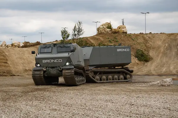 stock image Paris Nord Villepinte, France - June 20, 2024 - Bronco 3 all-terrain tracked carrier (ATTC) from ST Engineering of Singapore, during a live demonstration at Eurosatory International Arms Show