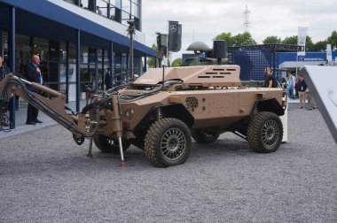 Paris Nord Villepinte, Fransa - 20 Haziran 2024 - Centurio Pioneer, Sogeclair Phobos tabanlı ve mekanize edilmiş kürekle donatılmış bir Fransız insansız kara aracı (UGV).