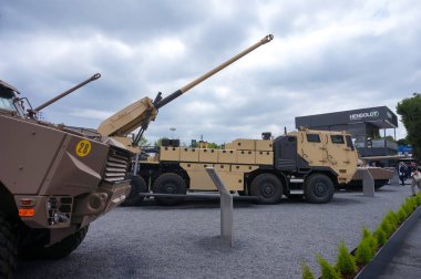 Paris Nord Villepinte, Fransa - 19 Haziran 2024 - Fransız üretici KNDS Nexter 'in 155 mm' lik kendinden itişli Howitzer 'inin 8x8' lik versiyonu olan Eurosatory Silah Fuarı 'nda gösterildi.
