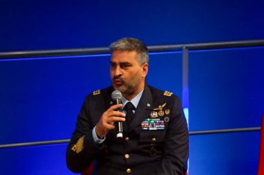 Toulouse, Fransa - 10 Eylül 2024 - Aeronautica Militare 'den (İtalyan Hava Kuvvetleri) Albay Daniele Donati, La Tribune basın grubu tarafından düzenlenen 7.