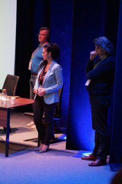 Antibes, Fransa - 22 Ekim 2024 - Dr. Kyriaki Minoglou ve Dr. Nikos Karafolas, Avrupa Uzay Ajansı 'ndan (ESA) iki üst düzey uzman, Uluslararası Uzay Optiği Konferansına eş başkanlık ediyorlar.