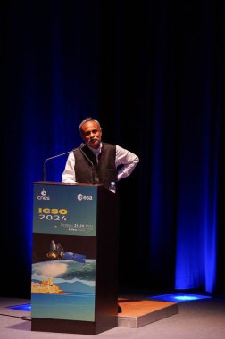 Antibes, Fransa - 22 Ekim 2024 - ISRO 'dan Dr. Senthil Kumar M, Hindistan Uzay Ajansı Uzaktan Algılama Derneği Ahmedabad Bölüm Başkanı, ICSO 2024 Konferansı' nda konuşuyor