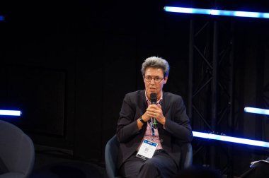 Toulouse, Fransa - 7 Kasım 2024 - Airbus İdari Başkan Yardımcısı Catherine Jestin, Fransa Ulusal Sivil Havacılık Okulu 'ndaki (ENAC) iş etkinliğinde bir konuşma yaptı.)