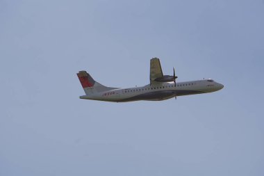 Muret, Fransa - 10 Mayıs 2025 - ATR 72-600, Air Expo sırasında Muret-Lherm Airfield 'da canlı tanıtımda Fransız-İtalyan uçak üreticisi ATR tarafından çift motorlu turboprop, kısa mesafeli bölgesel uçak