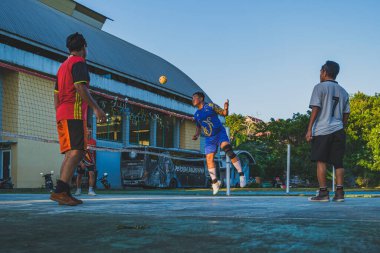 Balikpapan, Endonezya - 1 Ağustos 2024. Sepak Takraw, Güneydoğu Asya kökenli geleneksel bir spordur..