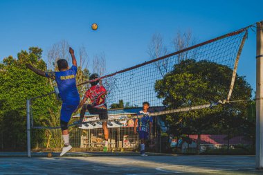 Balikpapan, Endonezya - 1 Ağustos 2024. Sepak Takraw, Güneydoğu Asya kökenli geleneksel bir spordur..