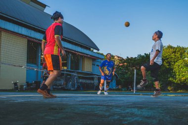 Balikpapan, Endonezya - 1 Ağustos 2024. Sepak Takraw, Güneydoğu Asya kökenli geleneksel bir spordur..