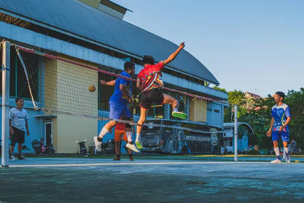 Balikpapan, Endonezya - 1 Ağustos 2024. Sepak Takraw, Güneydoğu Asya kökenli geleneksel bir spordur..