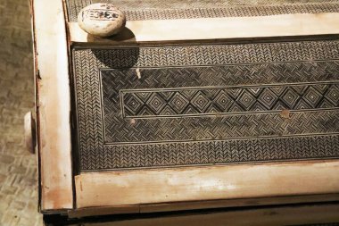 Tutankamon 'un mezarında bulunan tahta bir sandığın dokusu.