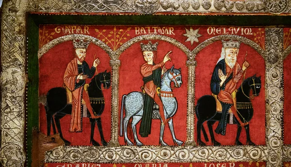 巴塞罗那 加泰罗尼亚 2022年8月7日 从中世纪祭坛上的细节 三位智者 巴塞罗那 来自加泰罗尼亚国立艺术博物馆 — 图库照片