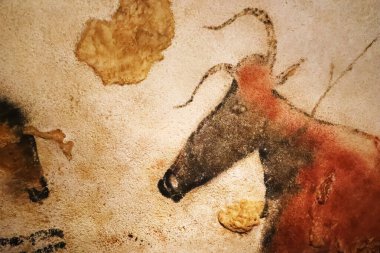 Lascaux, Fransa - 6 Ağustos 2121: Lascaux mağaralarında tarih öncesi öküzler tasvir edildi
