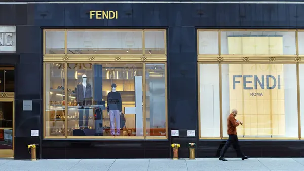 Manhattan 'da Fendi' nin Pencereleri