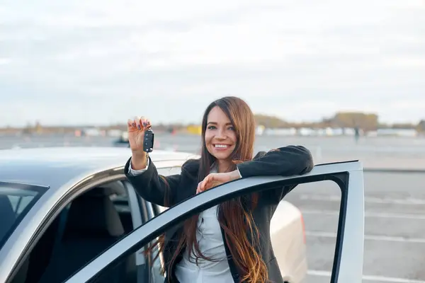 Woman Driver Holding Car Keys Royalty Free Stock Photos