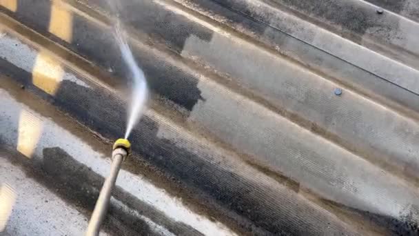 Roof Cleaning High Pressure Cleaner Process Cleaning Roof Many Years — Stock Video