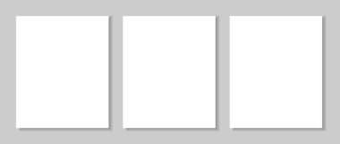 Pembe arka planda gölgeler olan beyaz boş kağıtlar. Tasarım sunumu için şablonlar. Dergi ya da katalog için hazırlan. Mesaj ya da boşluk için boş bir yer. Şirket tasarımı.